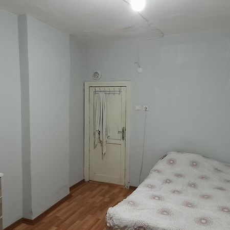 Апартаменти Sharing Flats Taksim Square Стамбул Екстер'єр фото